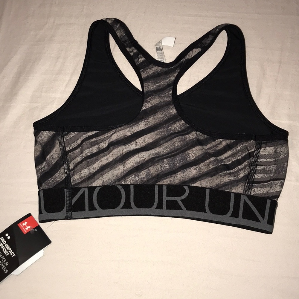 Under Armour Sports Bra - Picture 3 of 3